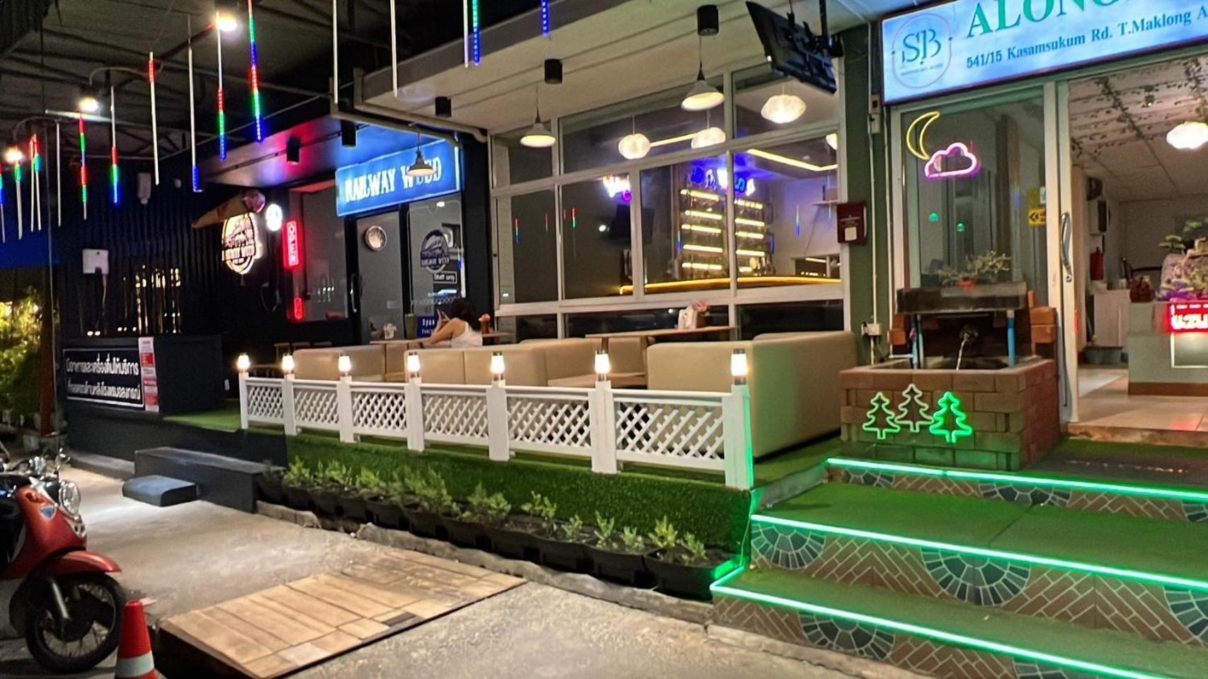 Alongkorn Hotel By Sb Samut Songkhram Экстерьер фото